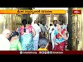 భక్తులతో కిటకిటలాడుతున్న సప్తగిరులు | Tirumala Updates | Devotional News | Bhakthi TV #tirumalanews  - 01:13 min - News - Video