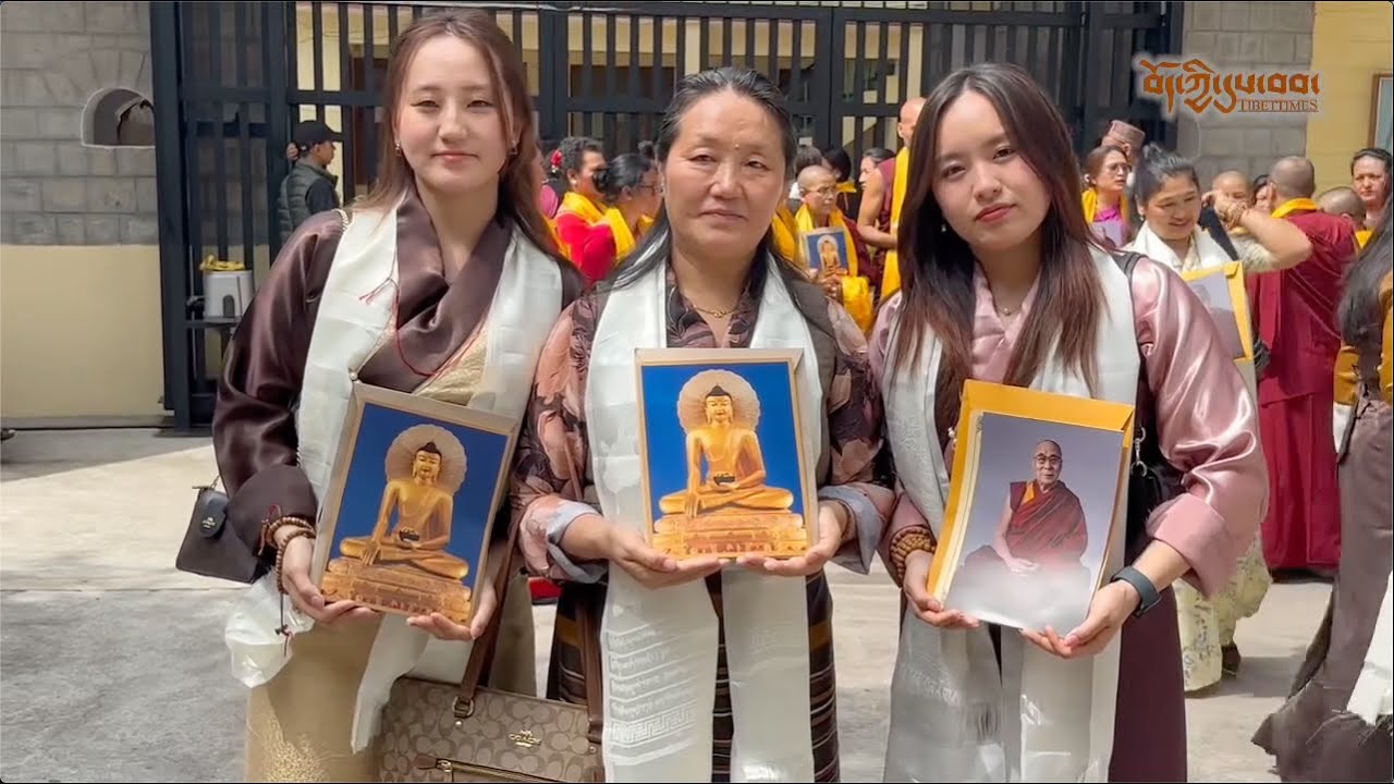 ༧གོང་ས་རྒྱལ་བ་རིན་པོ་ཆེ་མཆོག་ནས་རྒྱལ་ཁབ་ཕྱི་ནང་སོགས་ནས་ཕེབས་པའི་དད་ལྡན་ ༣༠༠ ལྷག་ཙམ་ལ་མཇལ་ཁ་སྩལ།
