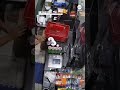 Bystanders stop robber at Australian liquor store  - 01:00 min - News - Video