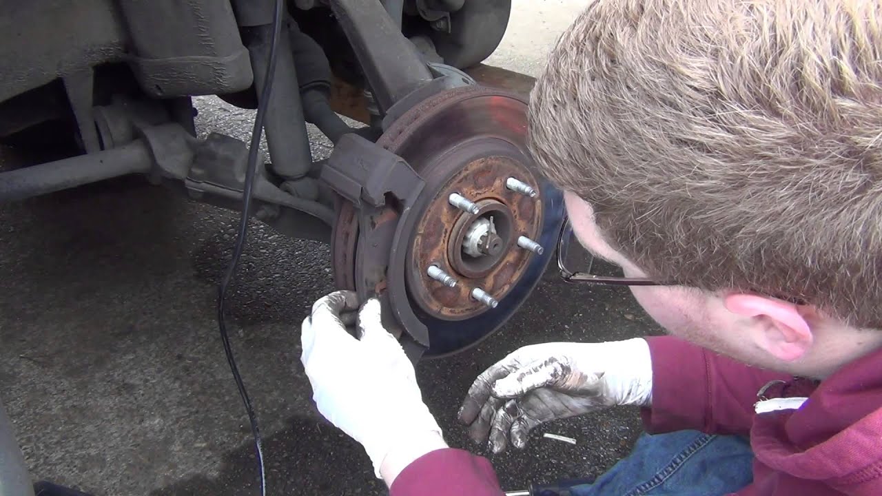How to replace rear brakes on 1998 ford expedition #9