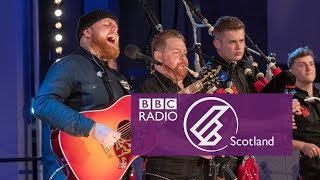 Tom Walker &amp; Red Hot Chilli Pipers - Leave A Light On (The Quay Sessions)