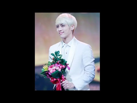 Jonghyun and story of his flowers🌹🎀
