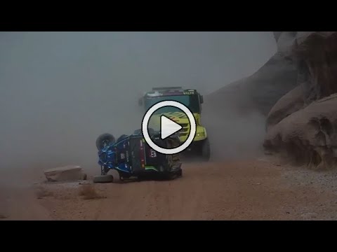 La maniobra de Jaroslav Valtr que evitó un grave accidente con el Pato Silva en el Dakar 2021