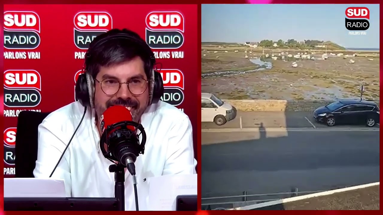 Xavier Appriou, gérant du bar “l’Océan” : "Le plus beau bureau que j'aie jamais eu"