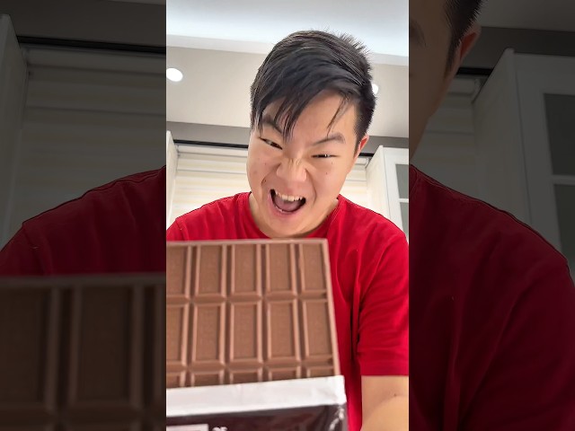 There's a chocolate monster in her eyes 🥴🙀 LeoNata family #shorts