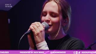 Quiet Houses Live Performance | Scruff of the Neck TV