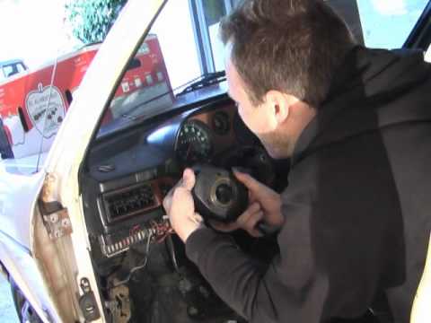 Audi 80 (B1)  - Steering Wheel Removal