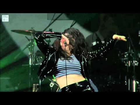 Charli XCX - Grins Live 2013