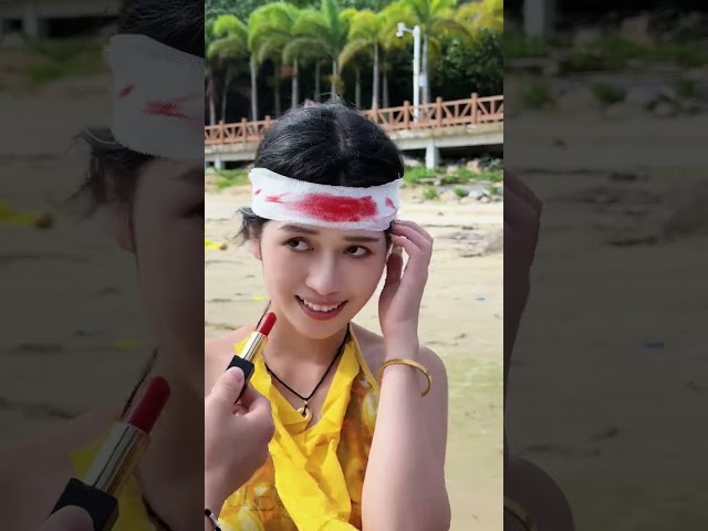 口红藏在嘴里，你是怎么想的Lipstick hidden in the mouth, ho