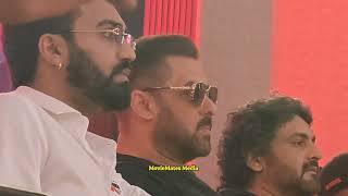 Salman Khan Grand Welcome by Cheering at Supercross Bike Racing League Press Conference 