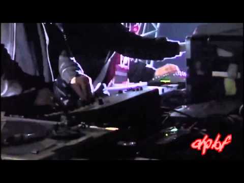 Daft Punk - Rollin' & Scratchin' (Live in Chicago - Coda, July 1996) [Rare Video Footage]
