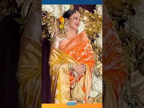 Rekha Dazzles In Orange Kanjeevaram Saree At Manish Malhotras Diwali Party Trending 1K views  play Short