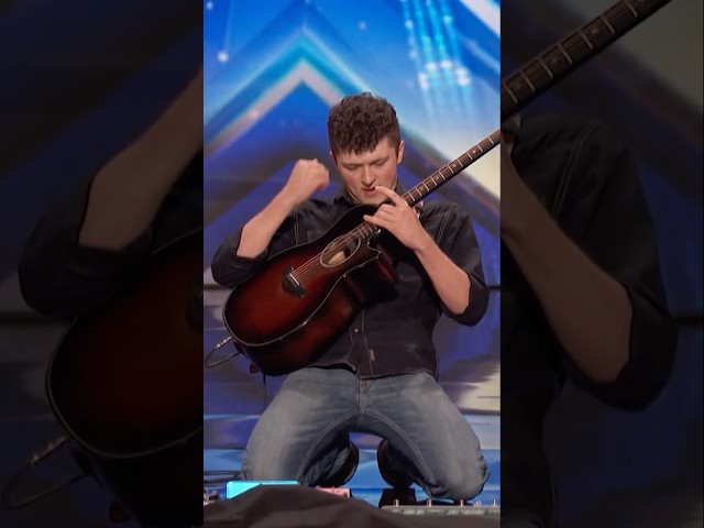This guitarist is next level 🤩
