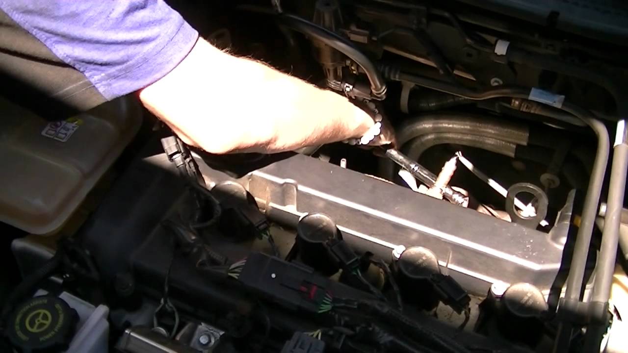 How to change the alternator on a ford focus #2