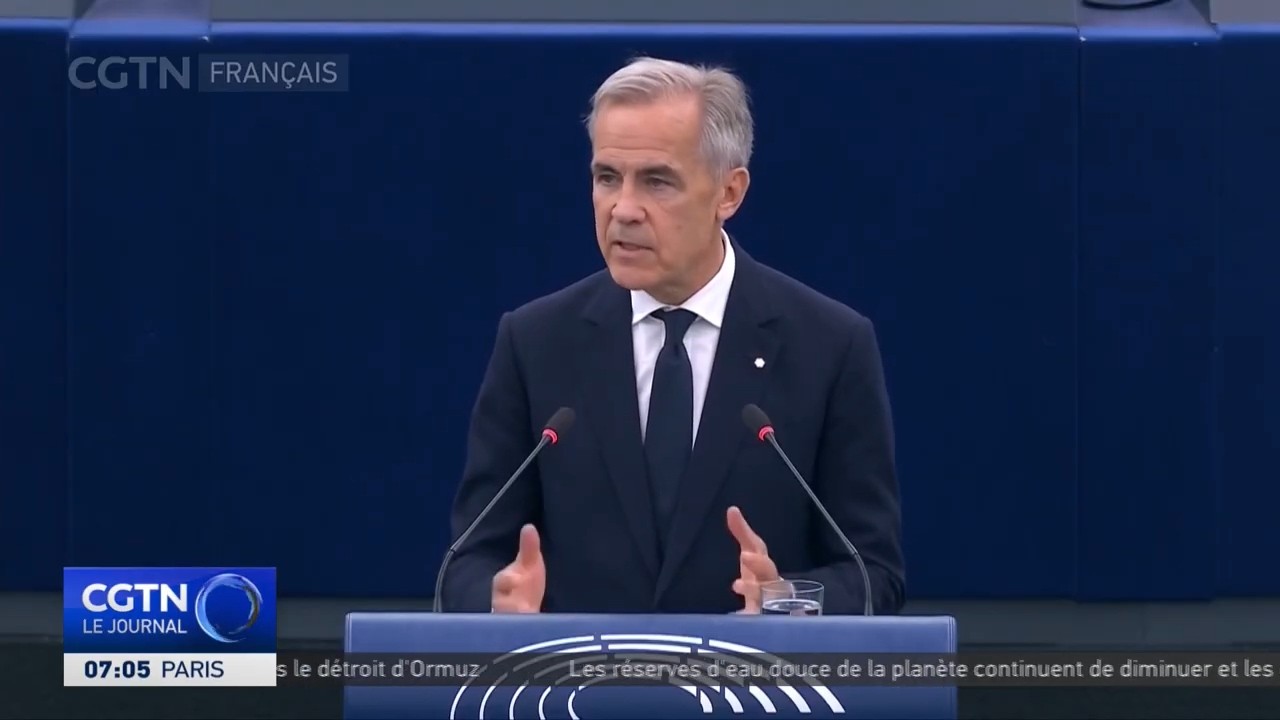 Mark Carney salue devant le Parlement européen l'opportunité de devenir le premier membre associé