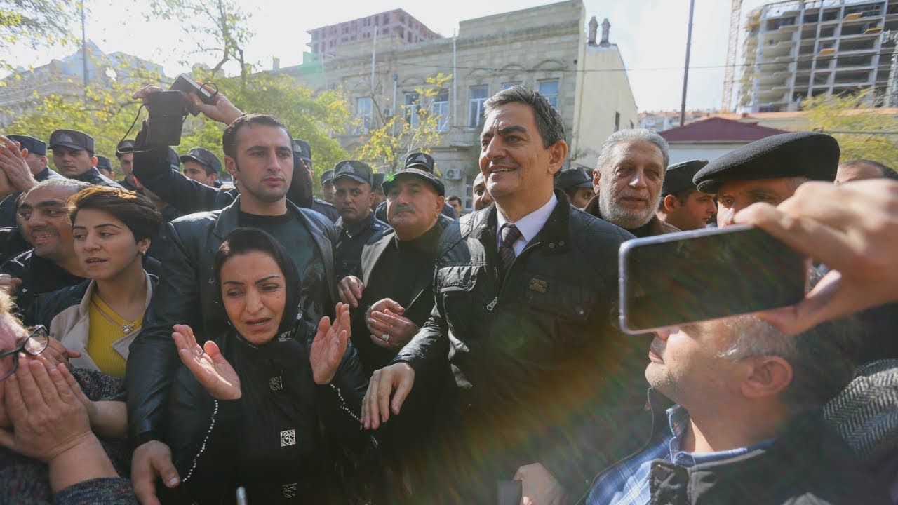 Азербайджан: лидер оппозиции вышел на волю