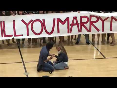 Just When Flash Mob Proposals Couldn't Get Any Cuter – Here's the One That Topped The Charts