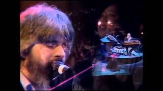 Michael McDonald with The Doobie Brothers - I Keep Forgettin&#39; [Live 1982]
