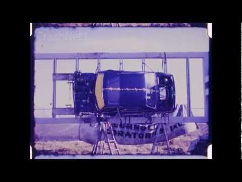 วิดีโอ Crash Test Peugeot 504 1977 - 1982