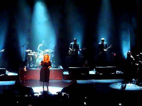 Adele - I'll Be Waiting - Live