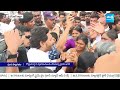 వైఎస్సార్ జిల్లాలో జగన్ కు ఘన స్వాగతం | YS Jagan Received Warm Welcome In YSR Kadapa District  - 06:14 min - News - Video