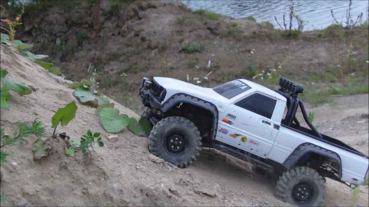 axial scx10 toyota hilux body #4