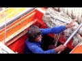 Un marin-pêcheur sur son bateau