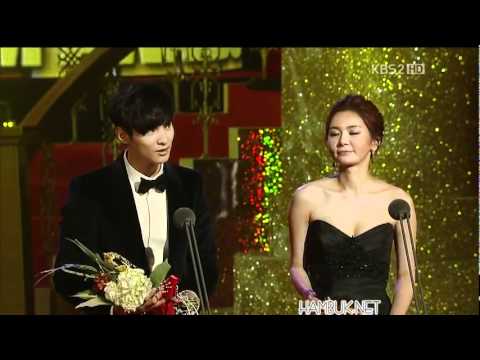 원빈_20111017_48대종상남우주연상시상&인기상.flv