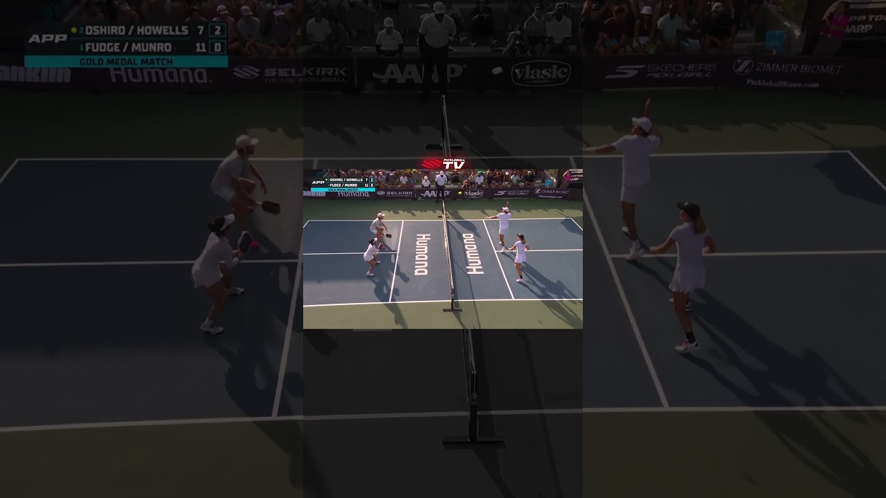 The hand switch 🤌 #pickleball #pickleballislife #pickleballhighlights