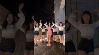 Hot chicks! #ello #dance #breakdance #kpop #korea #shorts #tiktok #reels #sexy
