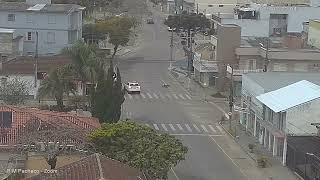 Colisão entre moto e carro deixa motociclista ferido no centro de Camaquã
