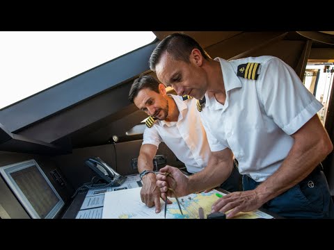 seasonal yacht stewardess jobs