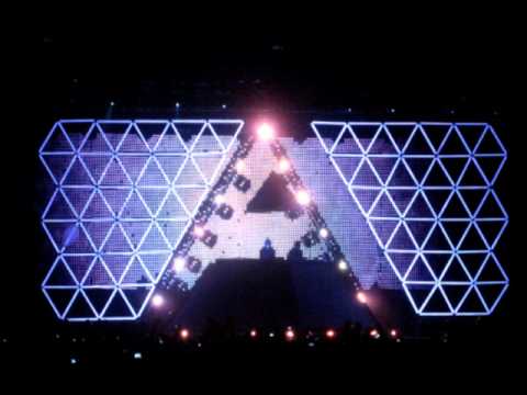 Daft Punk - Television Rules the Nation / Crescendolls (Live @ Coachella) [4/29/06]