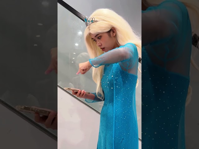 王子手机里的秘密差点暴露