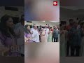 కుటుంబంతో కలిసి ఓటు వేసిన ఎంపీ బండిసంజయ్ | Karimnagar MP Bandi Sanjay Casted His Vote With family