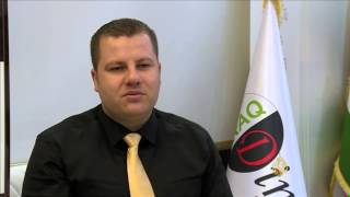 الحكومة العراقية تدعم سعر صرف الدينار مقابل الدولار -