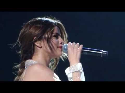 Selena Gomez (Live + Full Reaction to Montreal Fans) - Who Says + Transfiguration - Revival Tour