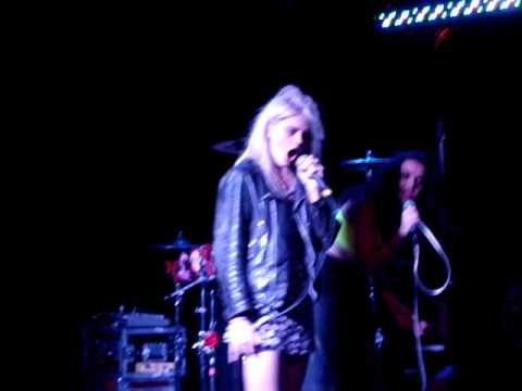 Charli XCX & Sky Ferreira Grins Live