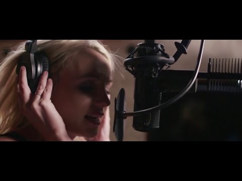 Britney Spears - SMS (Bangerz) Recording Session (MTV Miley: The Movement)