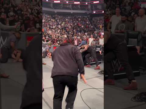 Royce Keys outsmart Jacob Fatu on WWE RAW #wwe #wweraw #wwesmackdown