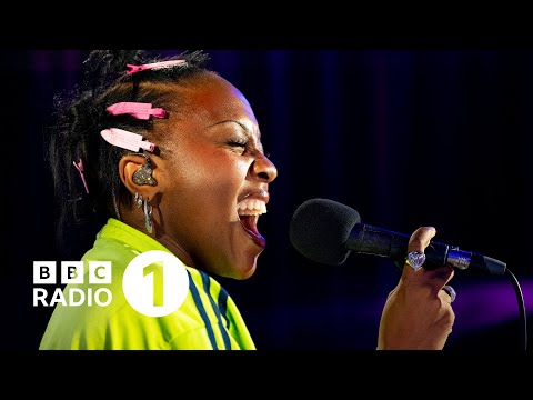 Rachel Chinouriri - Starburster (Fontaines D.C. cover) in the Radio 1
Live Lounge