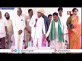 మంత్రి ఎర్రబెల్లి దయాకర్ రావు భుజంపై కొట్టి, మైక్ లాక్కున్న సీఎం కేసీఆర్ || ABN Telugu  - 04:50 min - News - Video