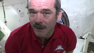 Canadian Space Agency Astronaut Chris Hadfield demonstrates the physics of tears in space. Credit: CSA/NASA

For more fun facts about living in space, see: http://www.asc-csa.gc.ca/eng/astronauts/qa.a