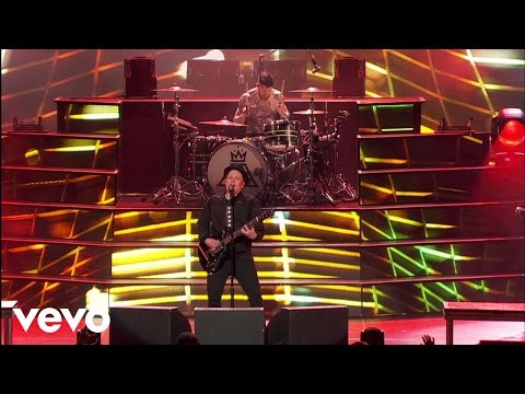 Fall Out Boy - Dance, Dance (Boys Of Zummer Live In Chicago)