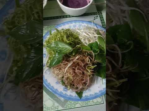 em mời cả nhà ăn bún riêu giò heo cùng em nha