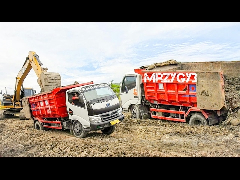 Dump Truck Stuck CAT 320D2 Excavator Unloading Dirt