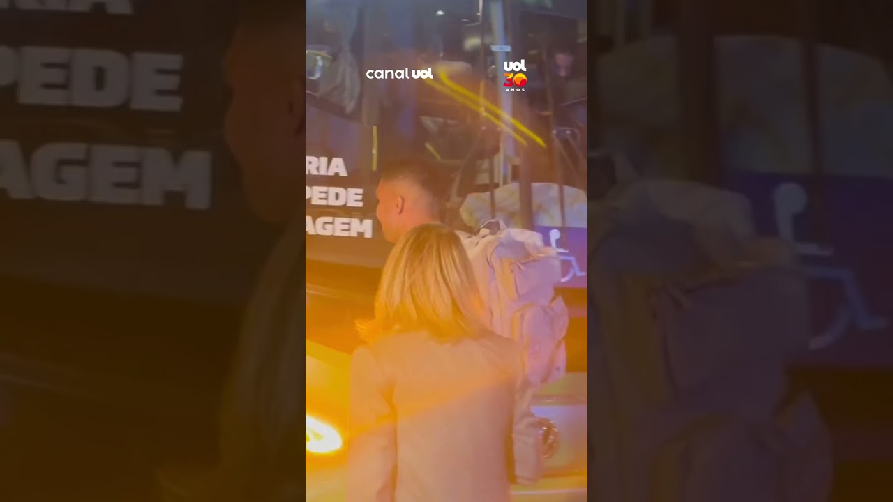 Seleção Brasileira deixa hotel rumo ao aeroporto no Rio de Janeiro