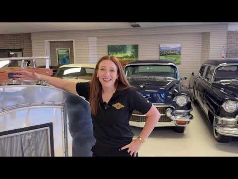 video 1946 Vintage Super Deluxe Teardrop Trailer