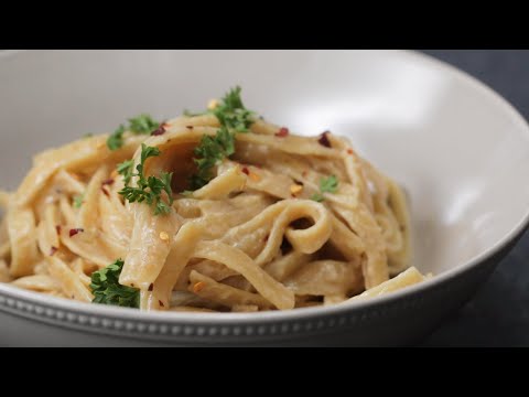 How To Make Quick And Creamy Oat Milk Fettuccine