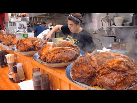 Ramen LOVERS Flock to This Shop for GIANT Pork Slices! 人生餃子 street food